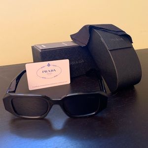 Prada Sunglasses SPR17W